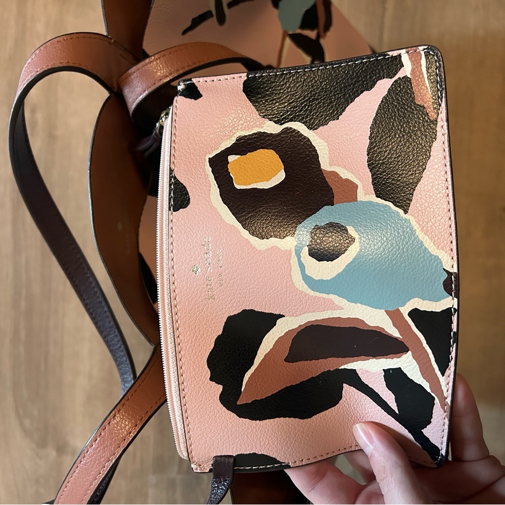 Kate Spade Large Tote - Picture 2 of 3